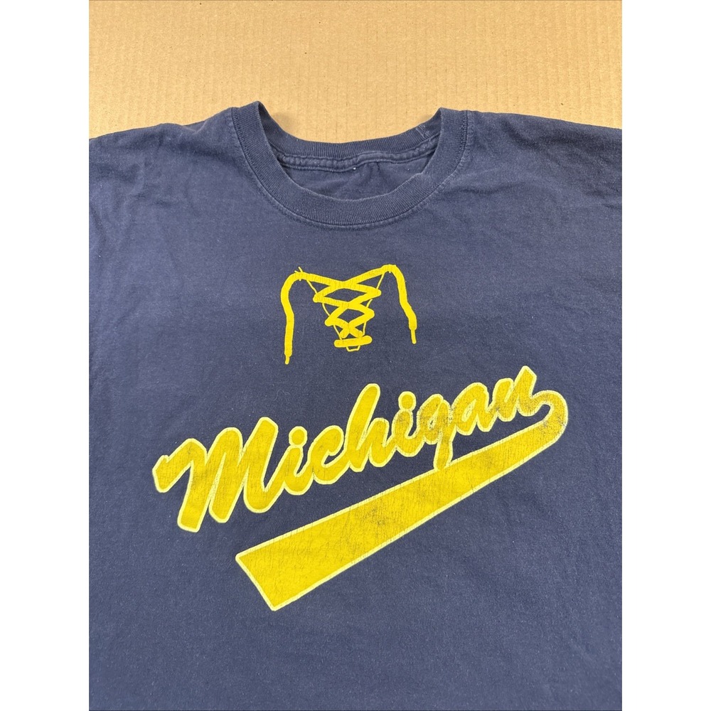 Michigan Wolverines Mens Hockey Jersey Tshirt Size 2xl See Measurements